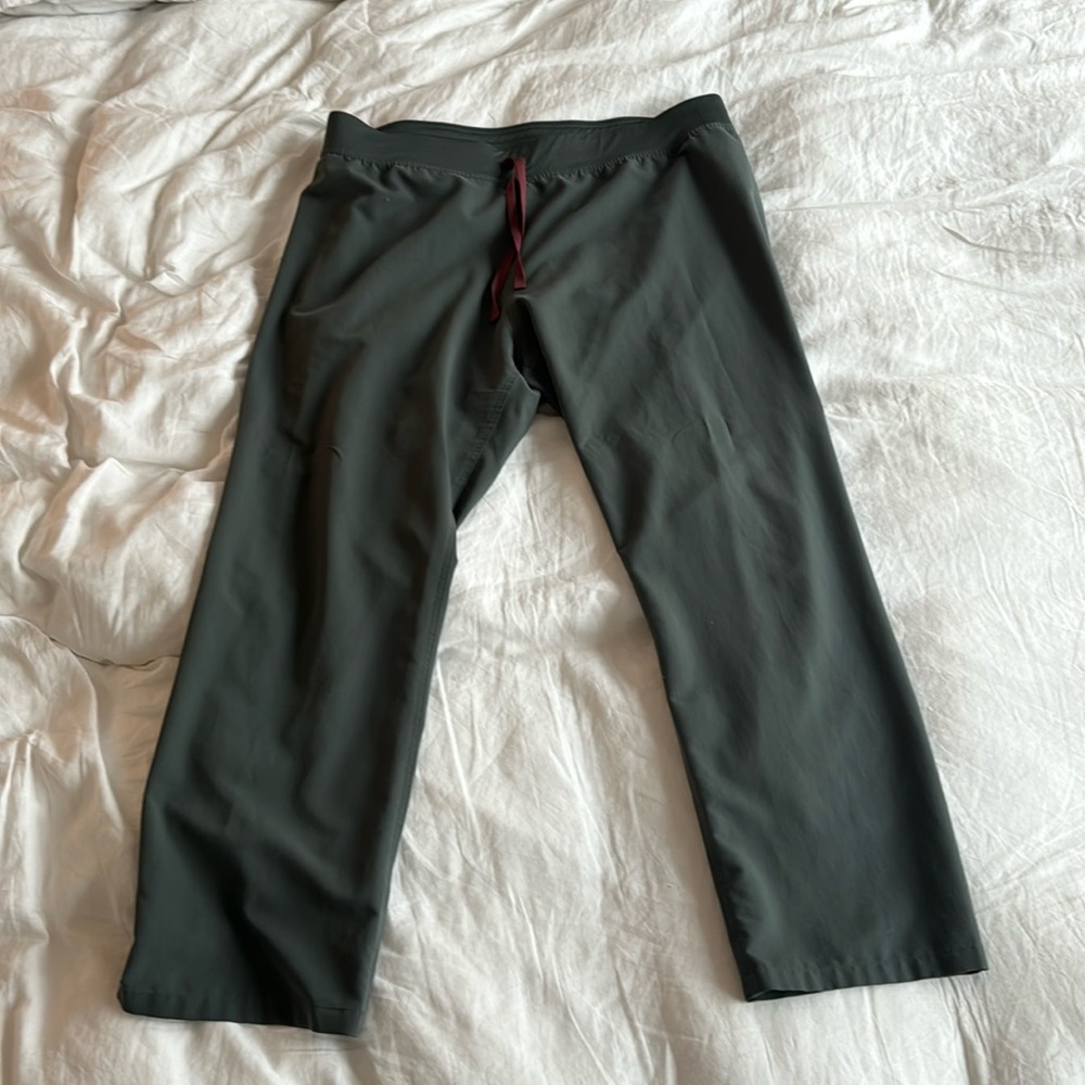 Figs Livingston straight leg scrub pant